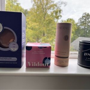 Various strapless bra solutions